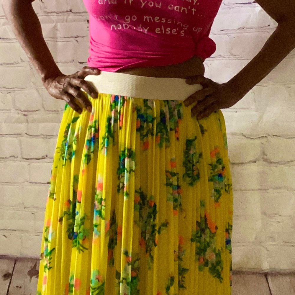 32 inches long Carolina Collection Bright Yellow, neon flowers One Size fits all